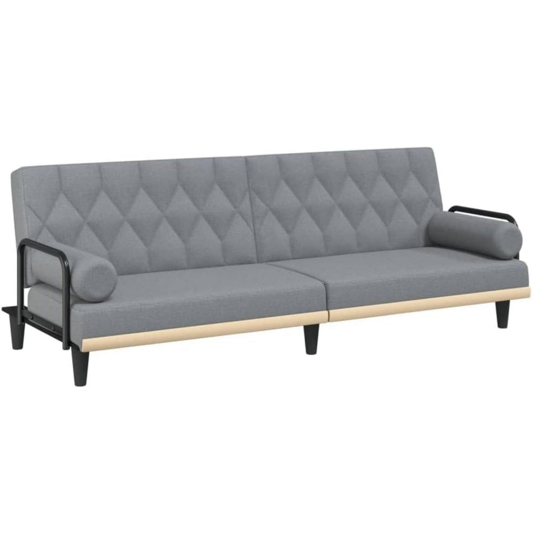 Sofa in Hellgrau mit einer verstellbaren Rueckenlehne