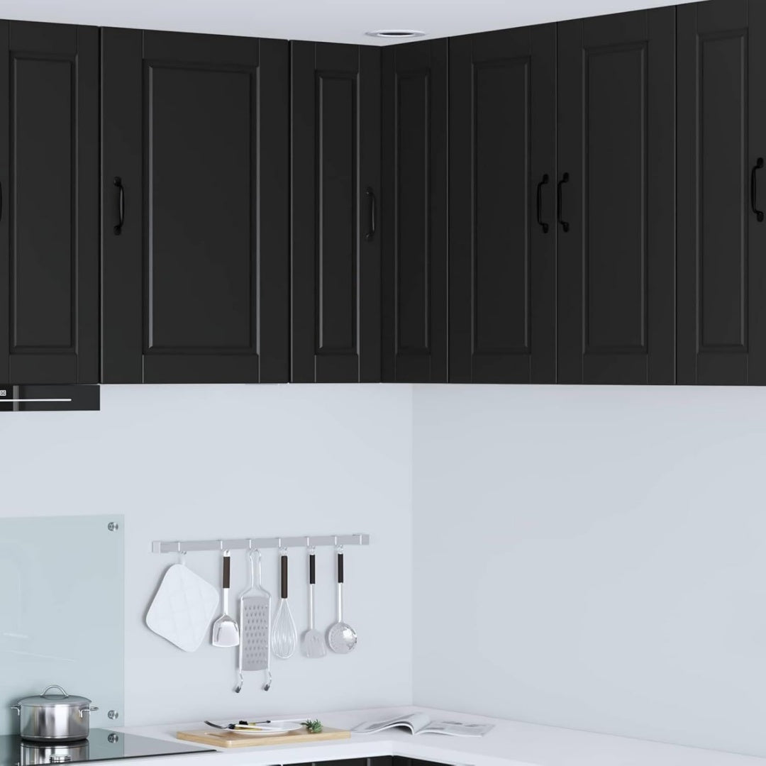 Eine Wandmontage trifft auf geschlossenen Stauraum an dem Sideboard