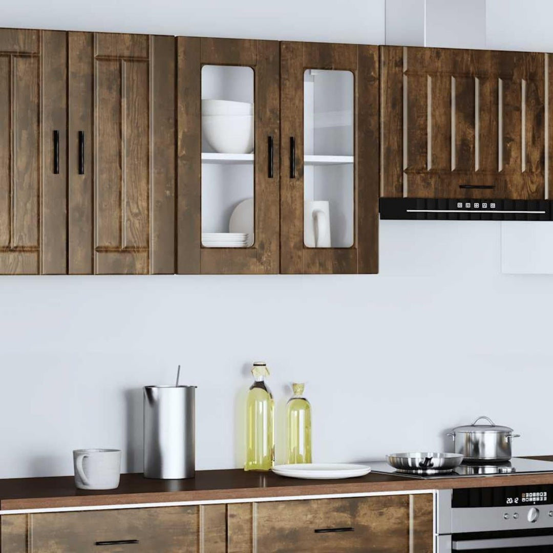 Der Wandschrank vereint Form und Glastueren