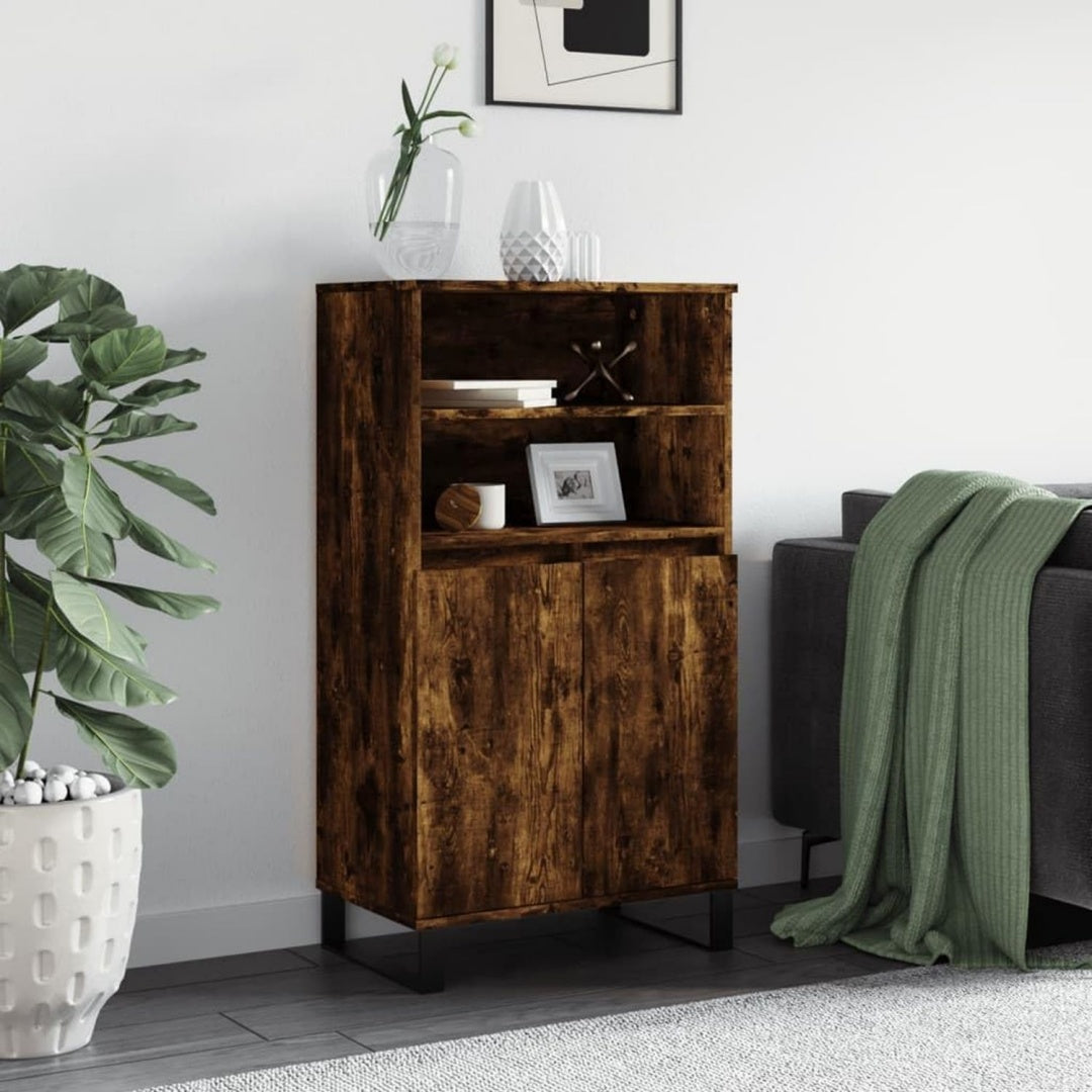Der Hochschrank nimmt mit 60 x 36 x 110 cm Gestalt an
